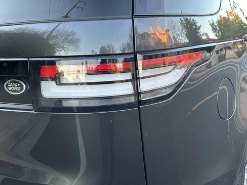 Used 2018 Land Rover Discovery SE image 65