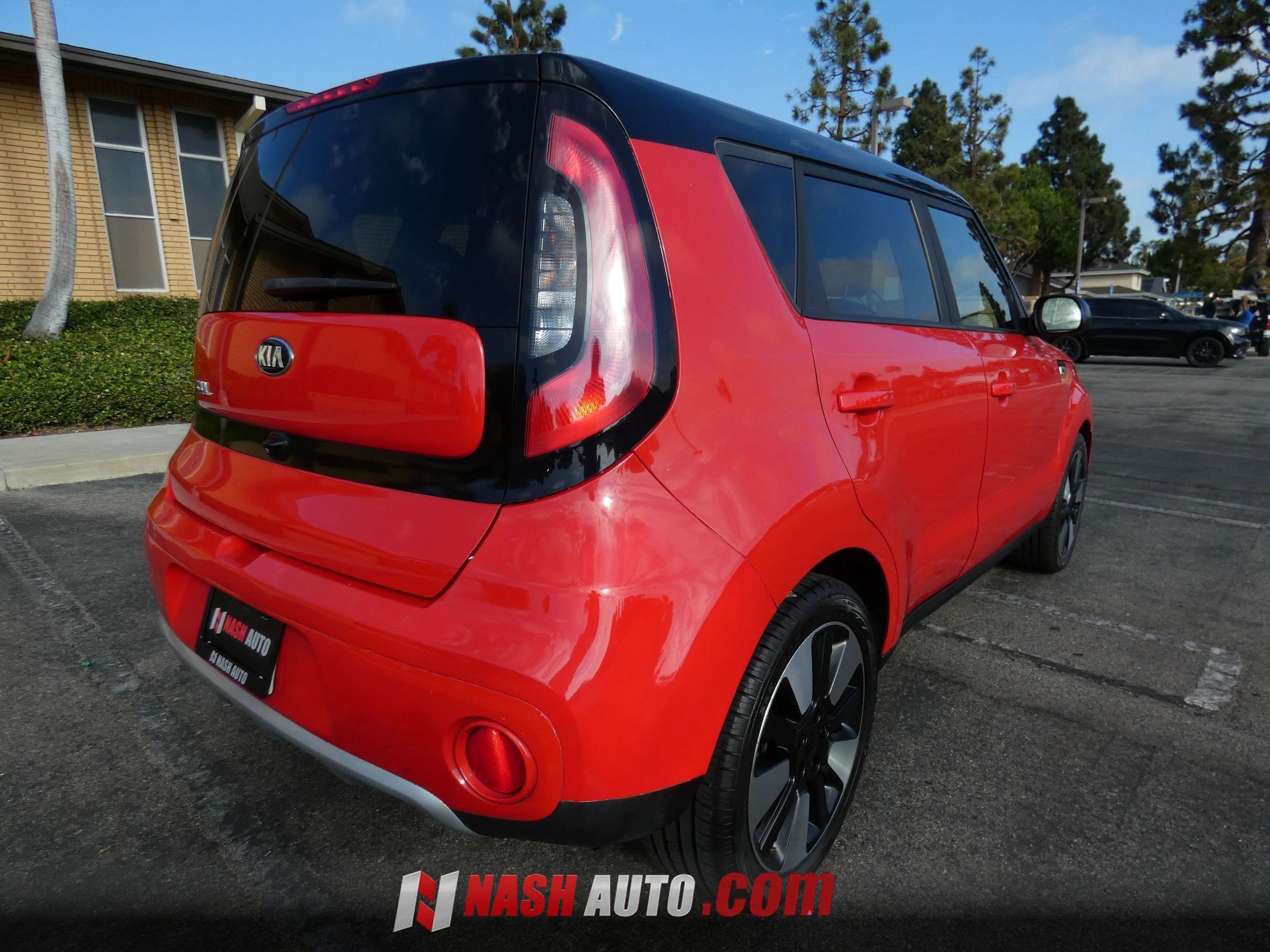 Used 2018 Kia Soul + FWD image 8