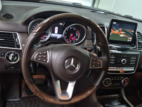 Used 2017 Mercedes-Benz GLS 550 4MATIC image 11