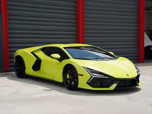 Used 2025 Lamborghini Revuelto Base image 15