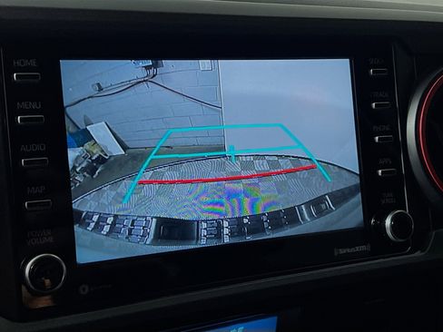 Used 2022 Toyota Tacoma TRD Sport w/ Technology Package image 28