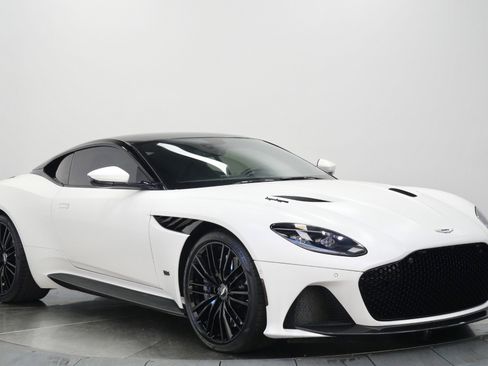 Used 2020 Aston Martin DBS Superleggera RWD image 3