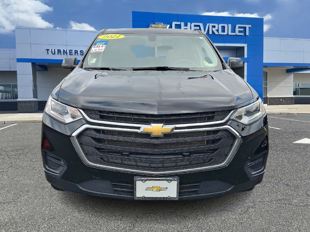 Used 2021 Chevrolet Traverse LS FWD image 2