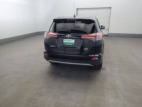 Used 2018 Toyota RAV4 XLE AWD/4WD image 7