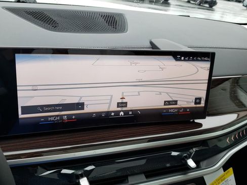 New 2026 BMW X7 xDrive40i w/ Premium Package image 26