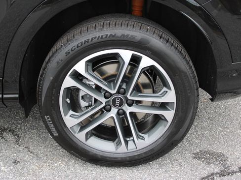 Used 2025 Audi Q5 Premium w/ Convenience Package AWD/4WD image 36