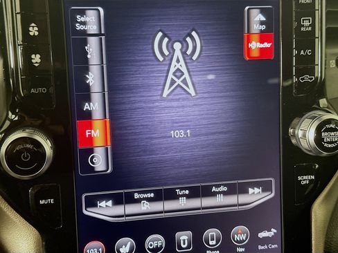 Used 2019 RAM 1500 Laramie RWD image 21