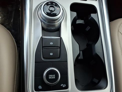 Used 2023 Ford Explorer XLT w/ Equipment Group 202A AWD/4WD image 22
