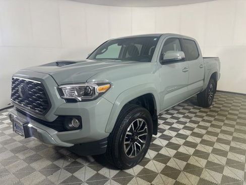 Used 2023 Toyota Tacoma TRD Sport AWD/4WD image 3