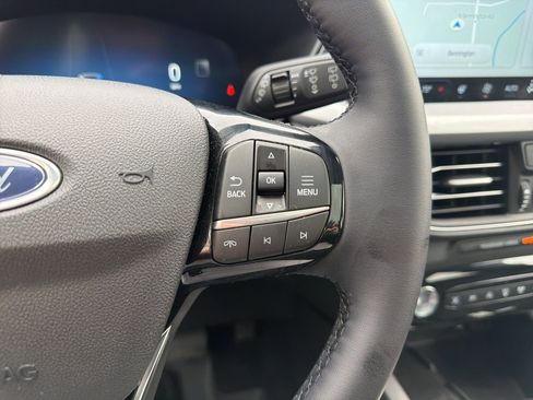 Used 2025 Ford Escape Platinum w/ Premium Technology Package image 27