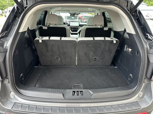 Used 2025 Ford Explorer Platinum w/ Ultimate Package AWD/4WD image 7
