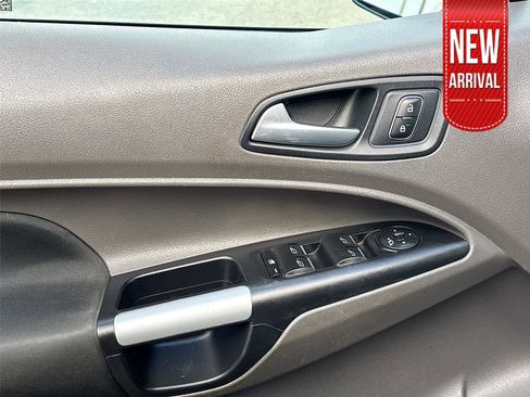 Used 2021 Ford Transit Connect XLT image 19