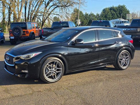Used 2017 INFINITI QX30 Sport image 31