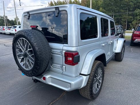 Used 2024 Jeep Wrangler High Altitude image 3