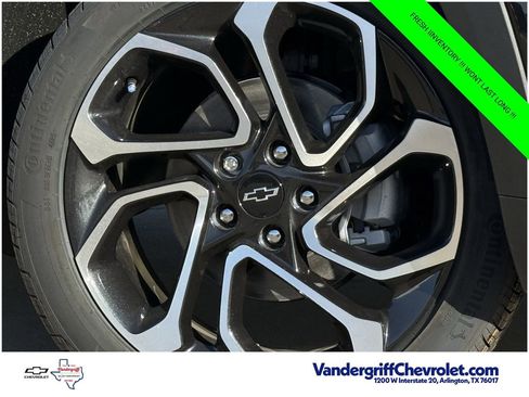 New 2026 Chevrolet Trax RS w/ Sunroof Package FWD image 9
