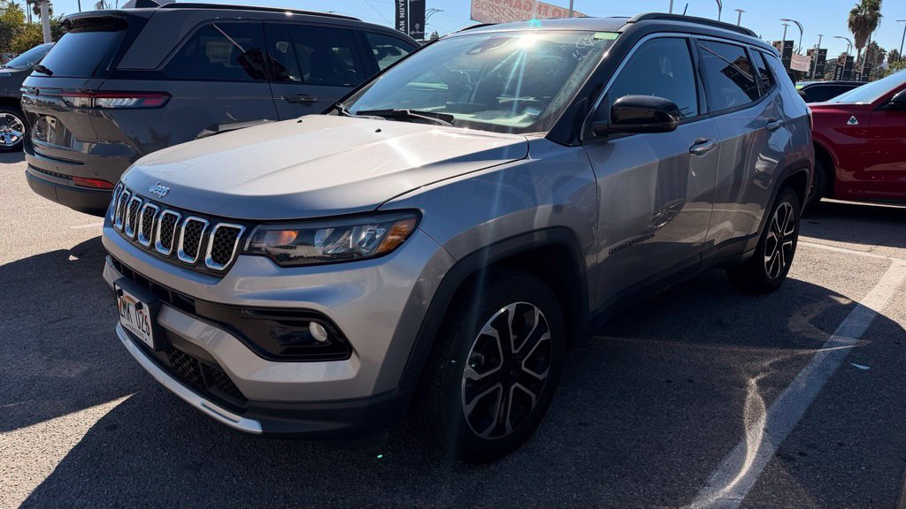 Used 2024 Jeep Compass Limited AWD/4WD image 2