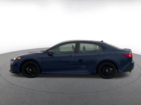 Used 2025 Toyota Camry SE image 9