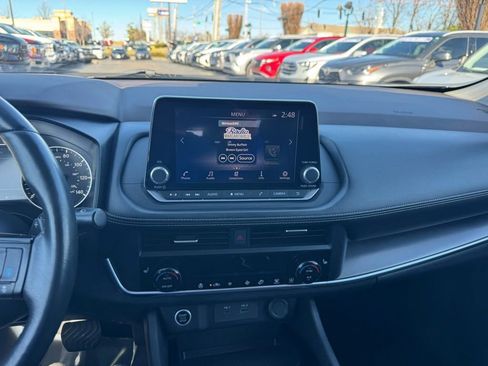 Used 2023 Nissan Rogue SV w/ SV Premium B Package image 8