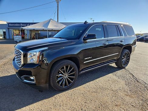 Used 2018 GMC Yukon Denali w/ Denali Ultimate Package image 2