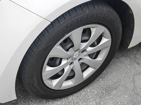 Used 2024 Toyota Corolla LE FWD image 8