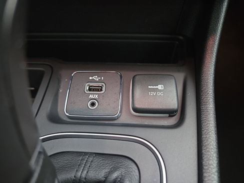 Certified 2022 Jeep Cherokee Latitude Lux FWD image 27
