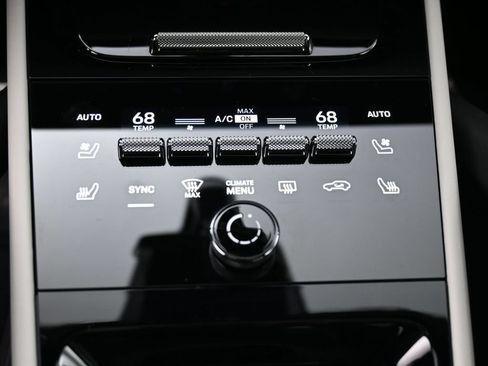 Certified 2026 Porsche Cayenne GTS AWD/4WD image 11