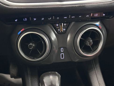 Used 2019 Chevrolet Blazer LT AWD/4WD image 44