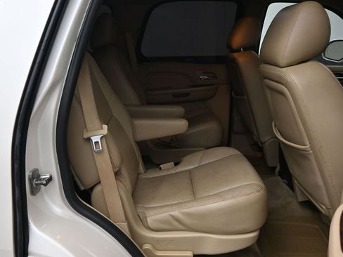 Used 2013 Cadillac Escalade Luxury image 17