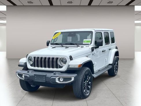 Certified 2025 Jeep Wrangler Unlimited Sahara AWD/4WD image 8