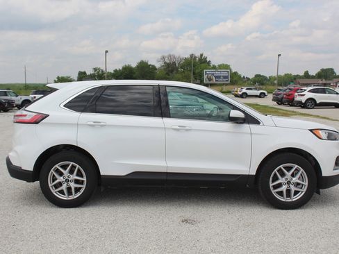 Used 2024 Ford Edge SEL image 4