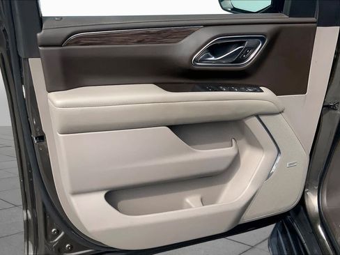 Used 2021 Chevrolet Tahoe LT w/ LT Signature Package RWD image 22
