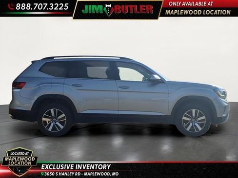 Used 2023 Volkswagen Atlas SE image 3