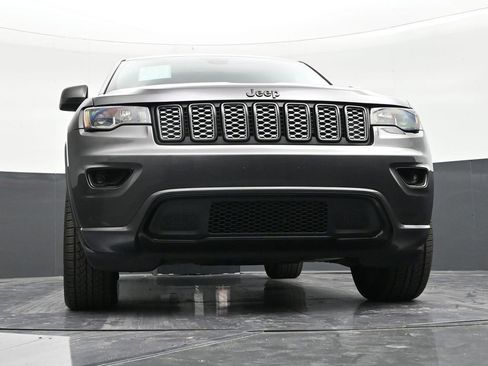 Used 2021 Jeep Grand Cherokee Laredo X image 27