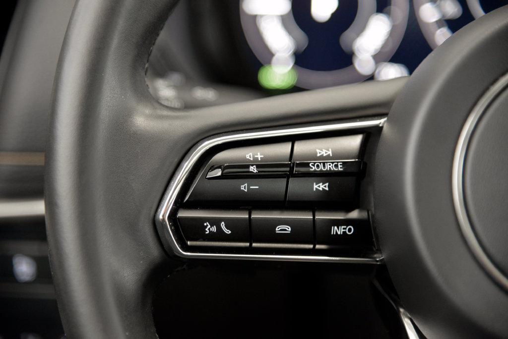 Certified 2025 MAZDA CX-70 Plug-In Hybrid w/ Premium Pkg AWD/4WD image 22