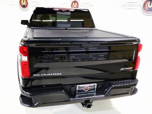 Used 2022 Chevrolet Silverado 1500 ZR2 w/ Technology Package image 29