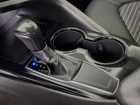 Used 2019 Toyota Camry SE FWD image 23