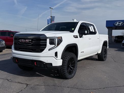 Used 2023 GMC Sierra 1500 AT4 w/ AT4 Preferred Package image 3