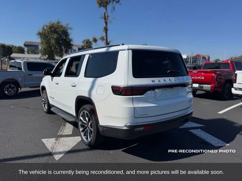 Used 2022 Jeep Wagoneer Series II w/ Premium Group I AWD/4WD image 3