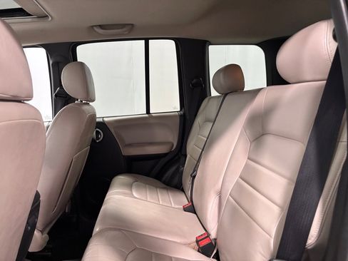 Used 2004 Jeep Liberty Limited w/ 17" Chrome Wheel & Tire Group image 22