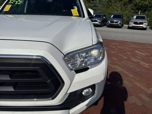 Used 2022 Toyota Tacoma SR5 AWD/4WD image 23