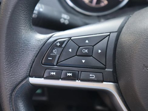 Used 2018 Nissan Rogue S FWD image 12
