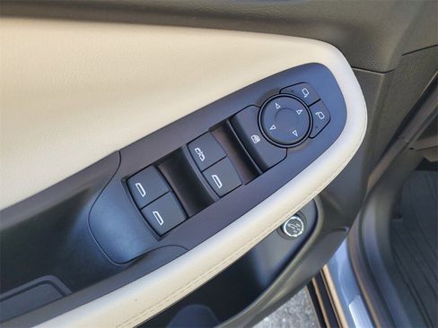 Used 2023 Buick Encore GX Essence w/ Experience Buick Package image 9