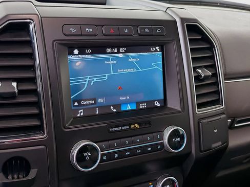 Used 2019 Ford Expedition Limited w/ Equipment Group 302A AWD/4WD image 19