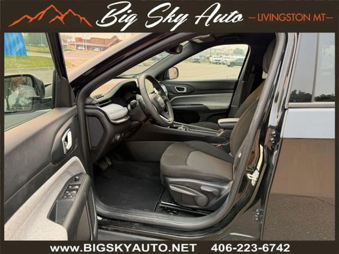 Used 2024 Jeep Compass Sport AWD/4WD image 11