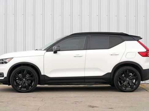 Used 2021 Volvo XC40 P8 Recharge w/ Advanced Package image 8
