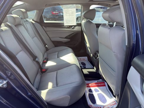 Used 2018 Honda Accord EX image 12
