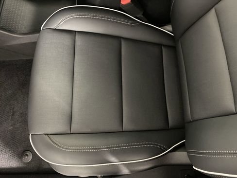 Used 2025 Buick Enclave Preferred image 22