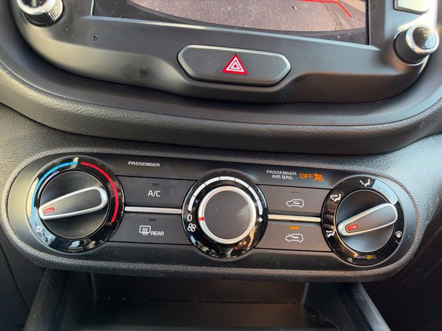 Certified 2025 Kia Soul LX w/ LX Technology Package FWD image 18