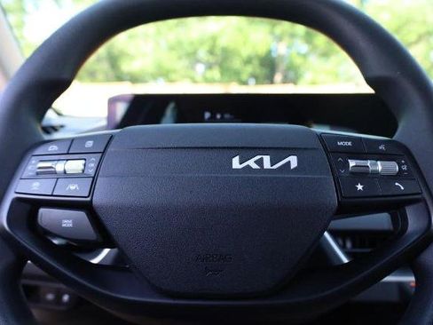 Used 2025 Kia K4 FWD image 9