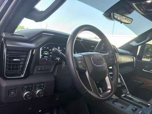 Used 2024 GMC Sierra 3500 Denali Ultimate AWD/4WD image 10